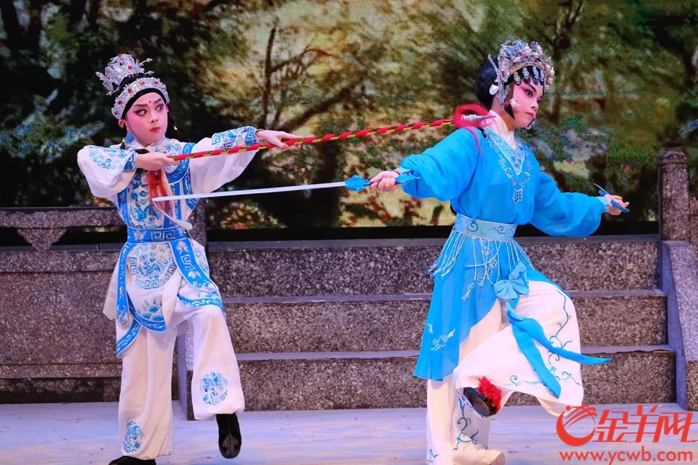  澳门演艺学院戏剧学校澳门青少年粤剧团表演折子戏《怒劈华山》