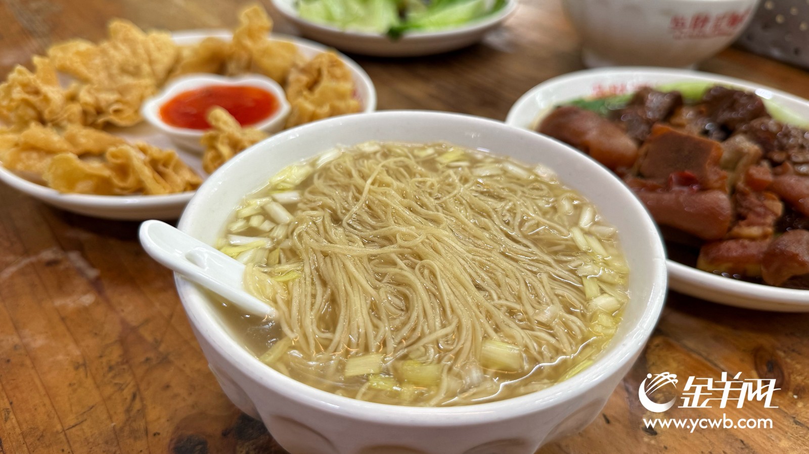  凭借一碗云吞面，吴财记以非遗技艺传承广式滋味，串联巷里的烟火味