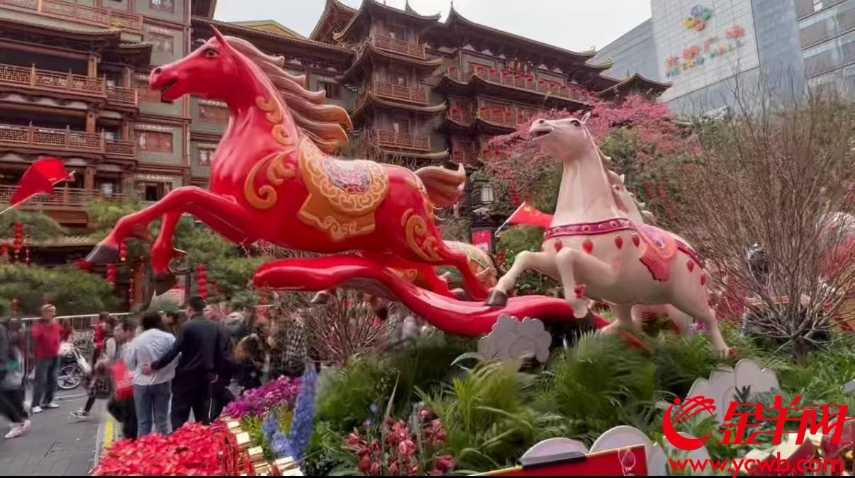 正月初一,人来人往的北京路 正月初一,人来人往的北京路