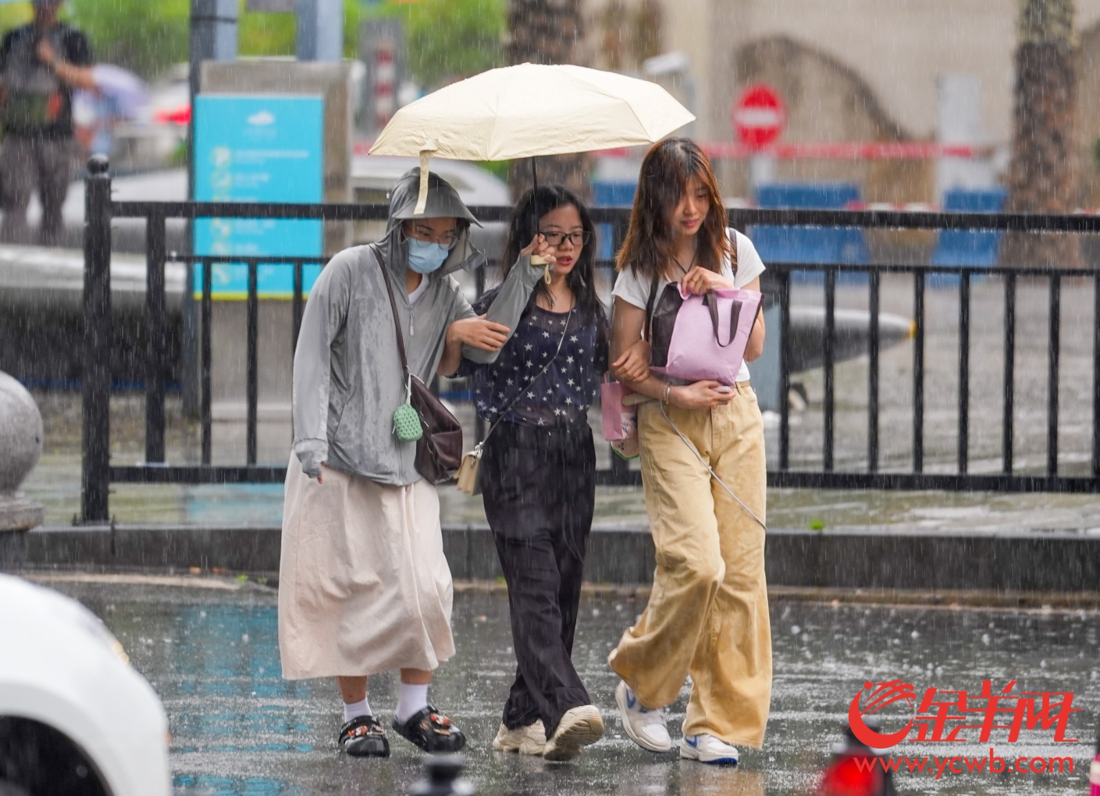 4月20日起广东雷雨天气或再次趋于明显，请公众注意防御 梁怿韬 摄