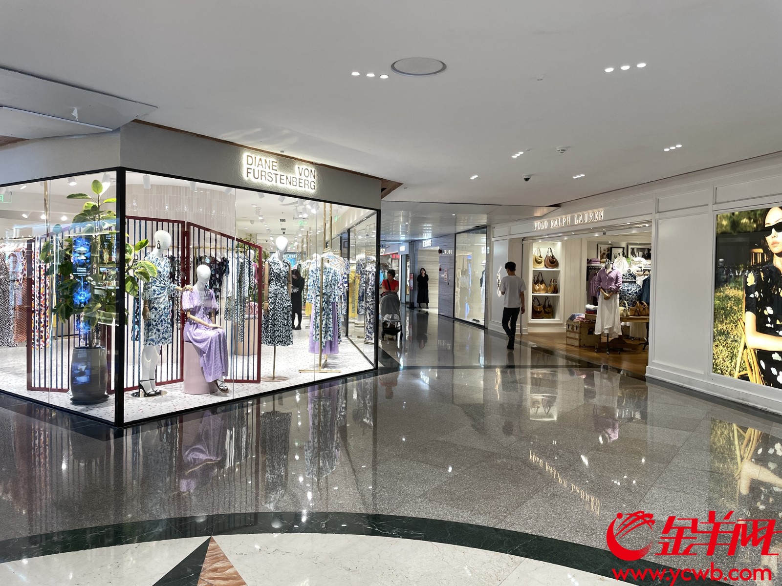  天河城商场内的品牌店照常营业