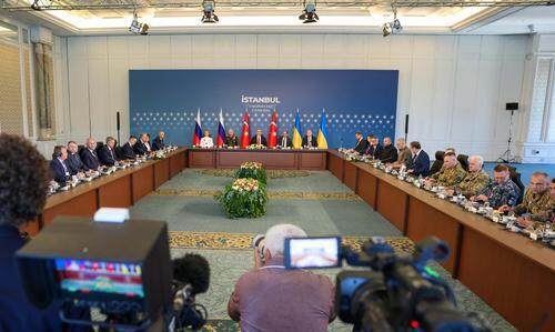 俄乌谈判现场(图/新华社) 俄乌谈判现场(图/新华社)