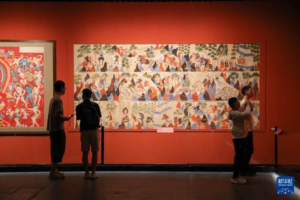 深圳南山博物馆推出特展“大成敦煌——敦煌文化艺术大展”现场 图源新华社