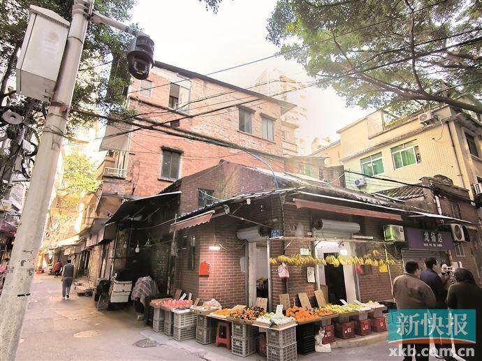 小石集“原拆原建”前。