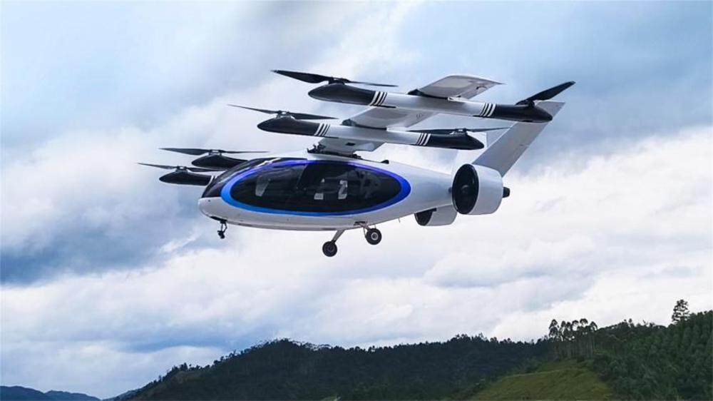  今年7月，广汽首款复合翼飞行汽车GOVY AirJet首飞成功