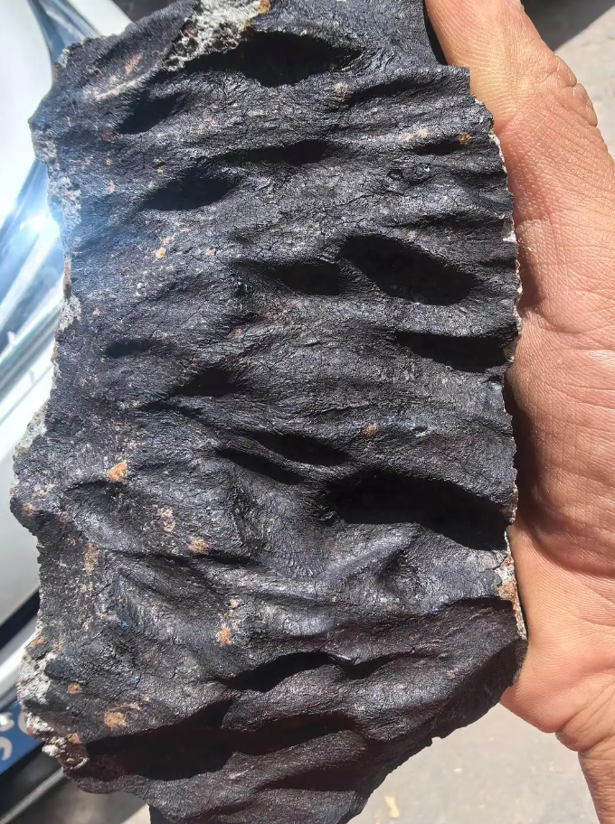  陨石碎片