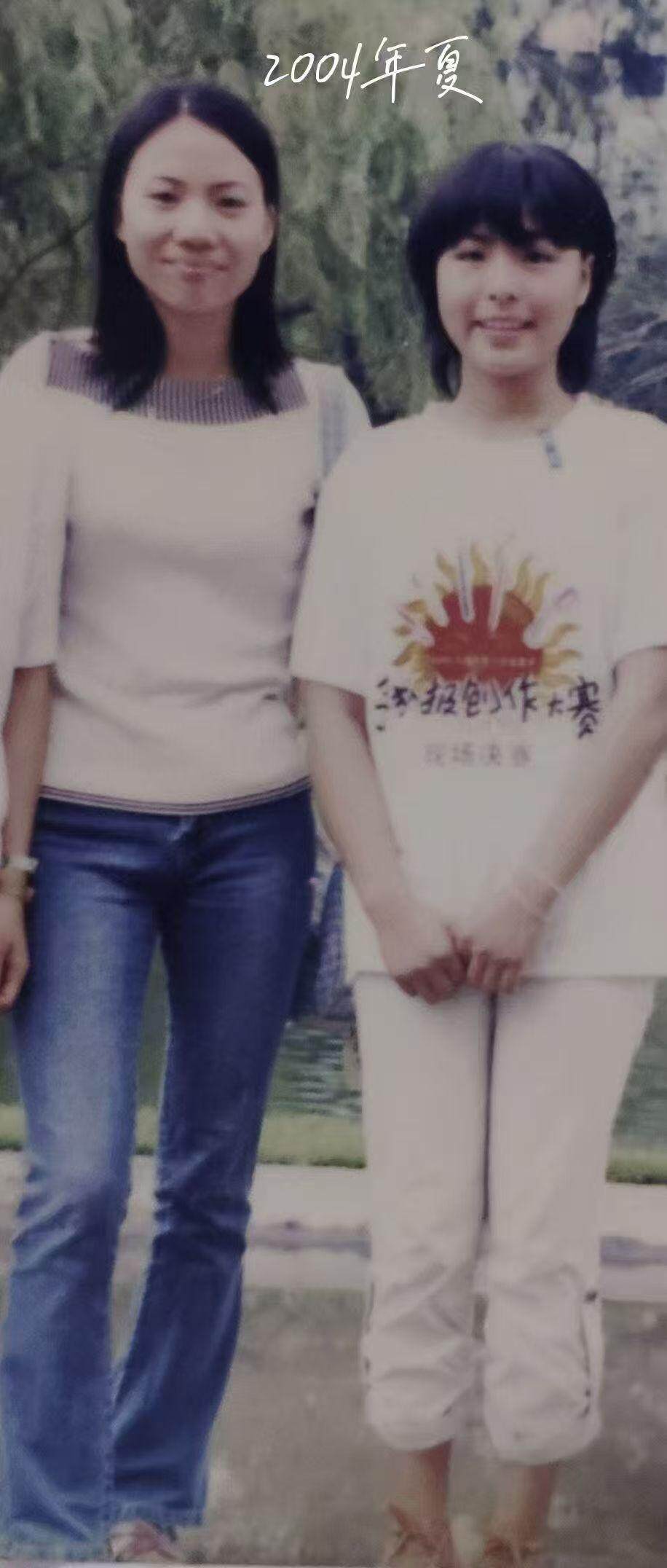 何润妹和她指导的学生陈嫦艳