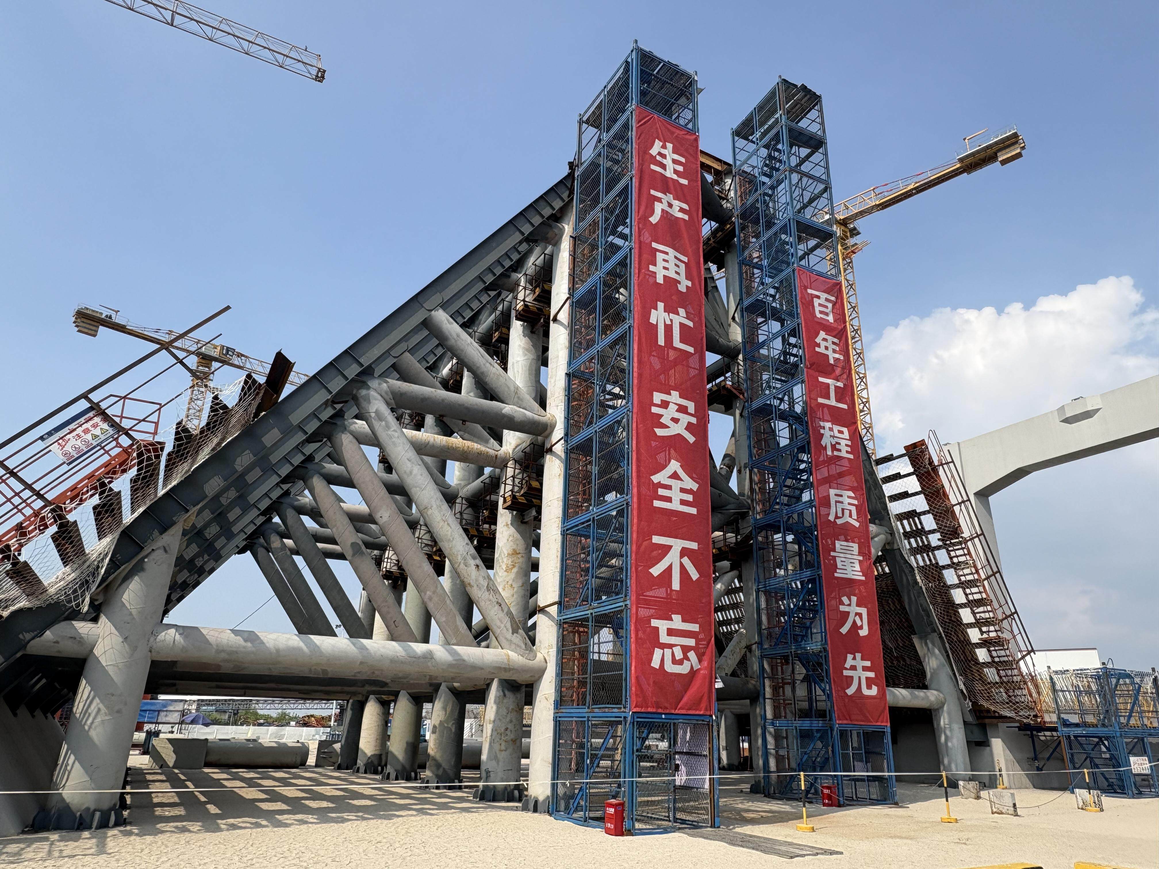  10月11日，狮子洋通道建设现场。