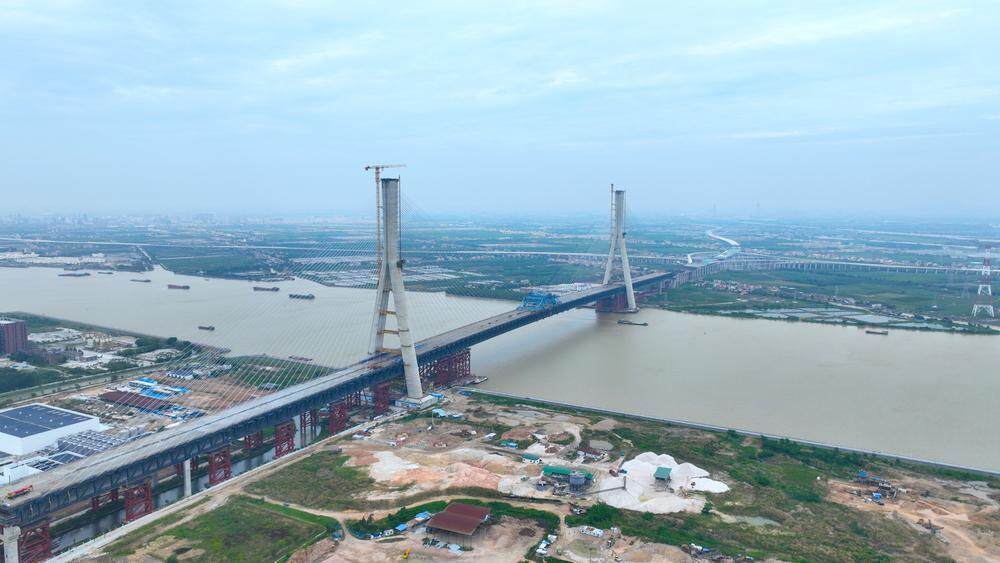  香山大桥顺利合龙。通讯员黄俊炜摄