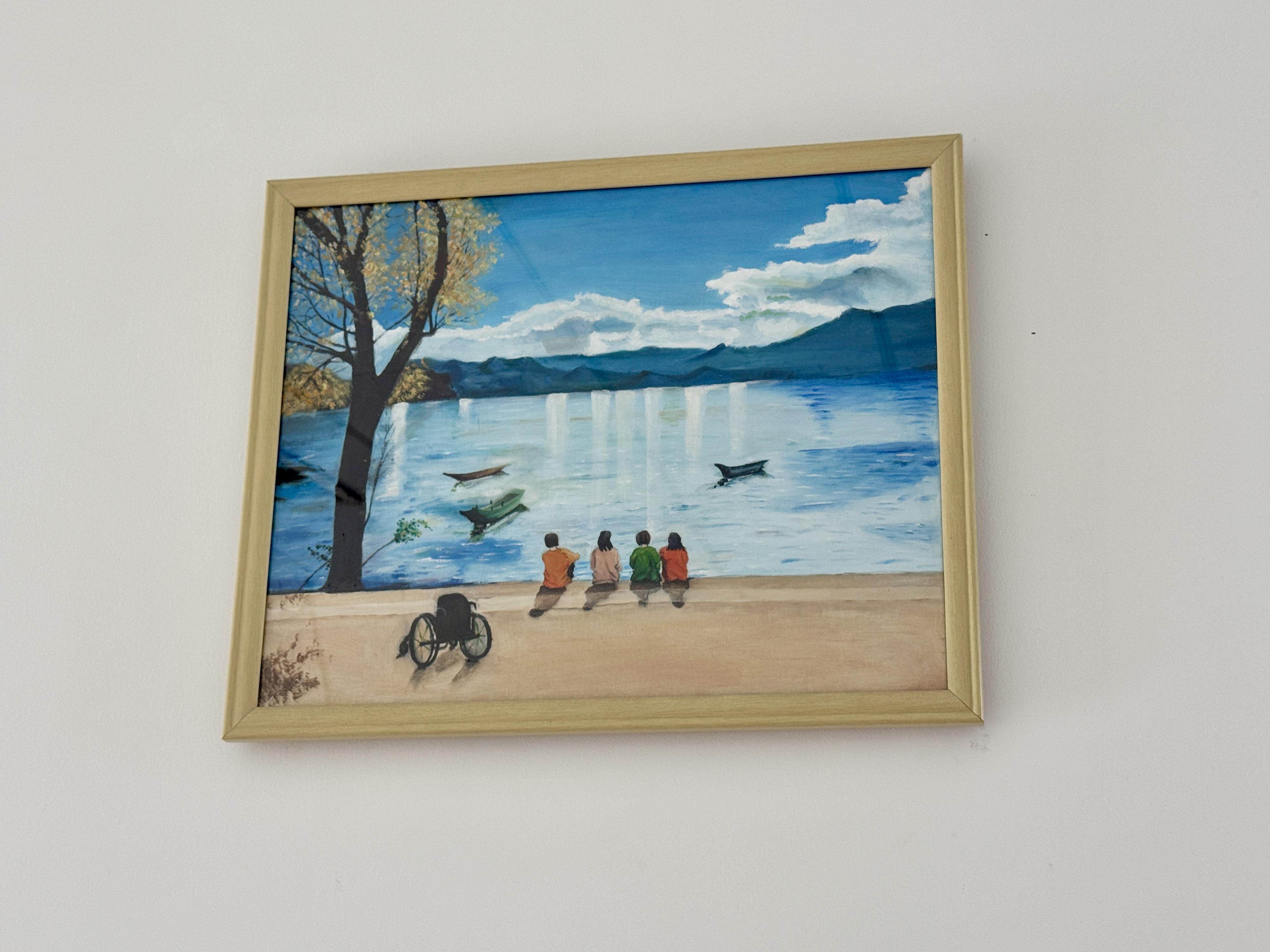 红梅的这幅画挂在了医院病区的墙上