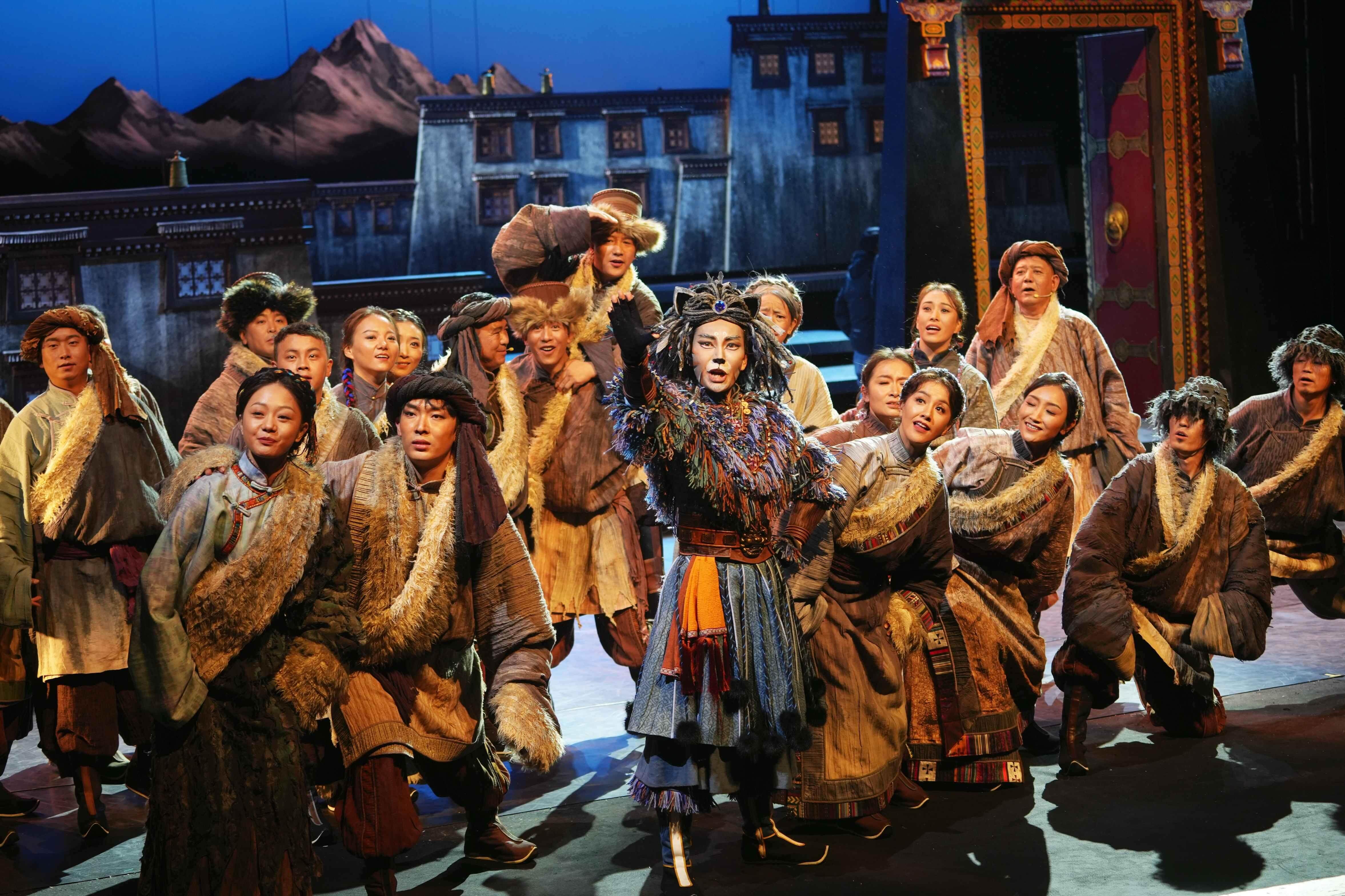  藏·粤史诗剧《驻藏·张大人》剧照