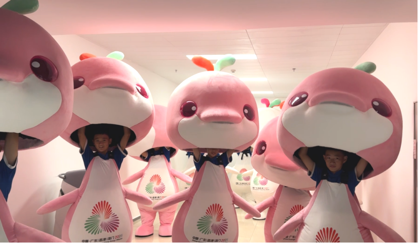 “乐融融”扮演者候场合影 图源自佛山市黄飞鸿文武学校