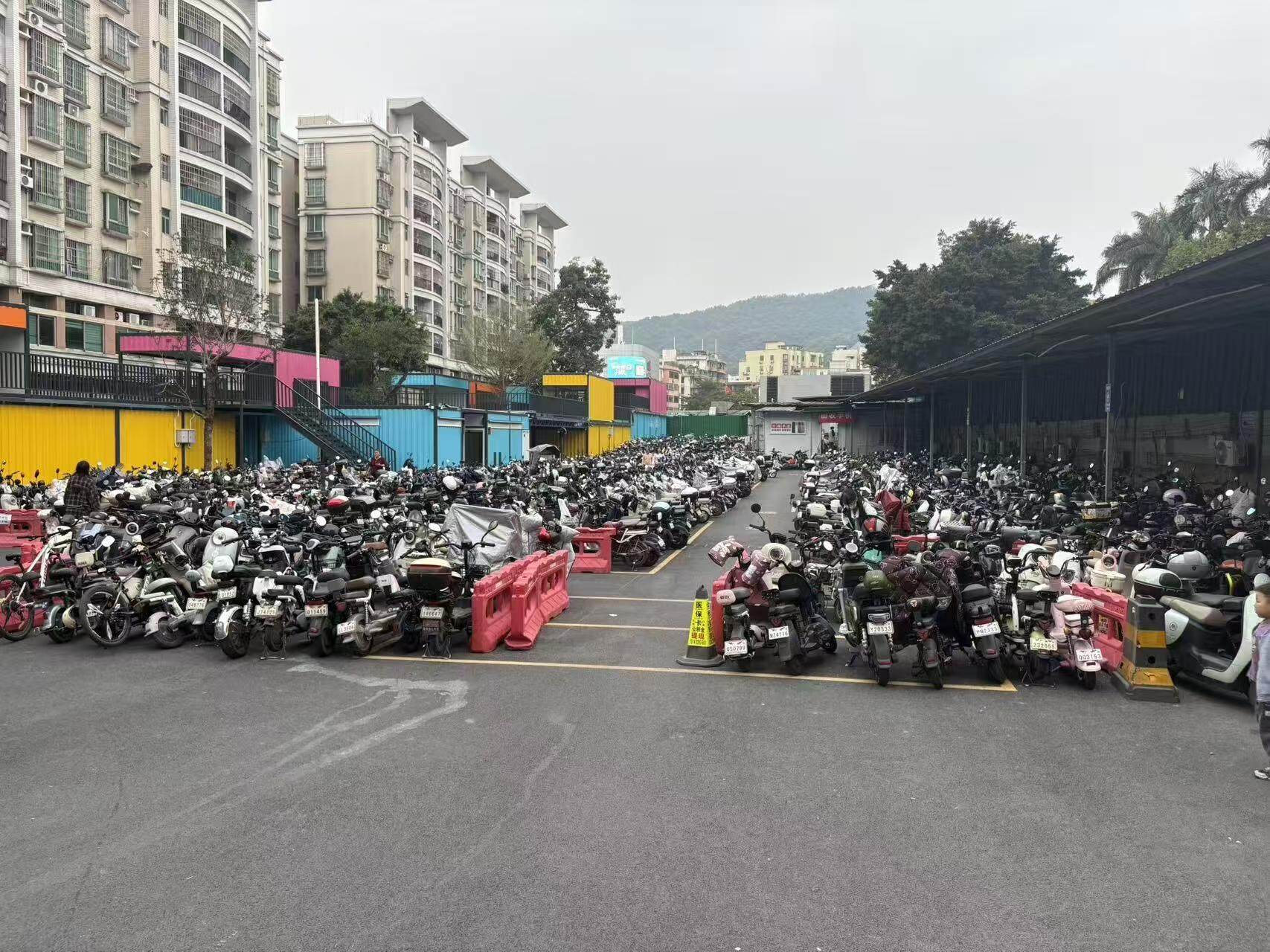 同和d出口电动车停车场现场