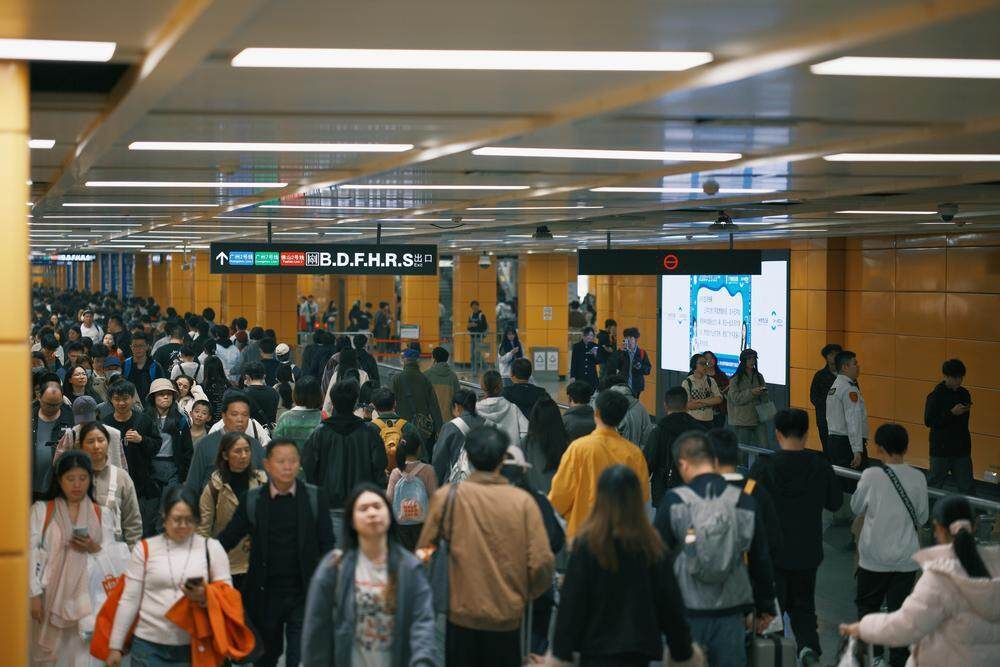 广州地铁客流 通讯员提供