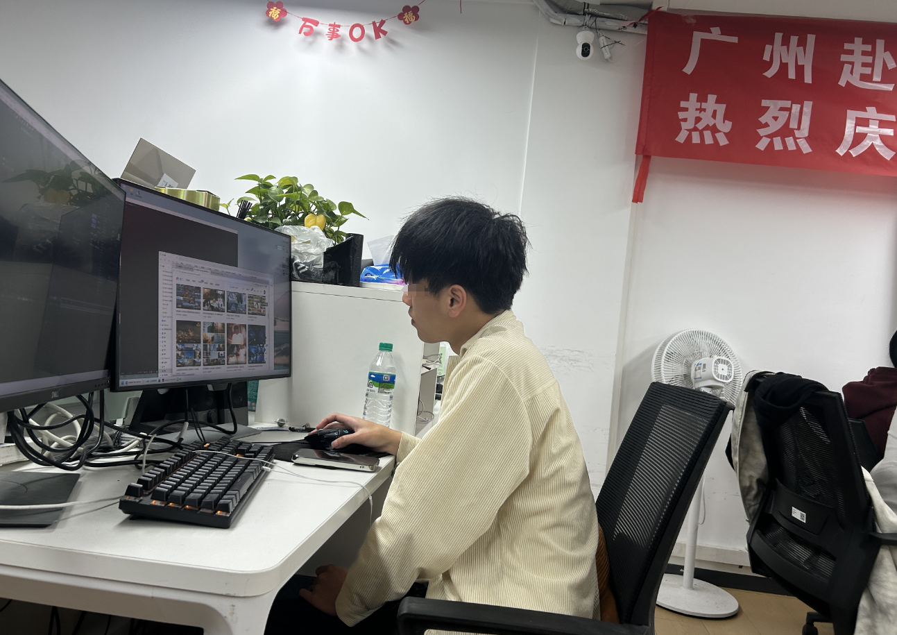  小李已恢复正常生活、工作（陈亮摄）