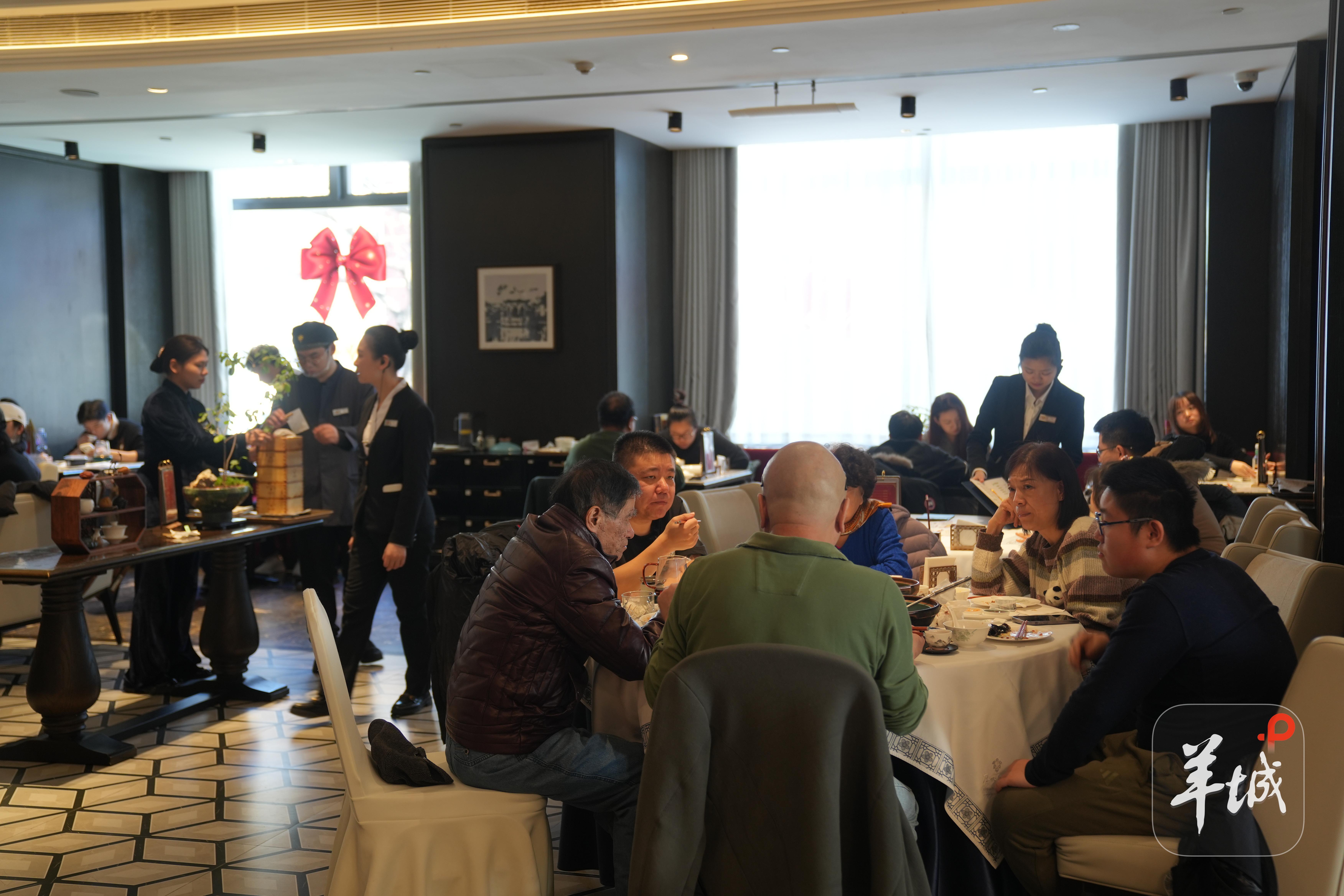 1月31日周六，位于北京西城的广州酒家店里座无虚席