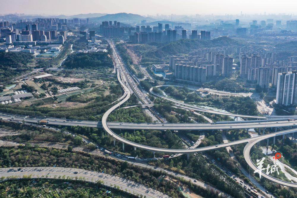 广州黄埔萝岗立交。羊城晚报资料图