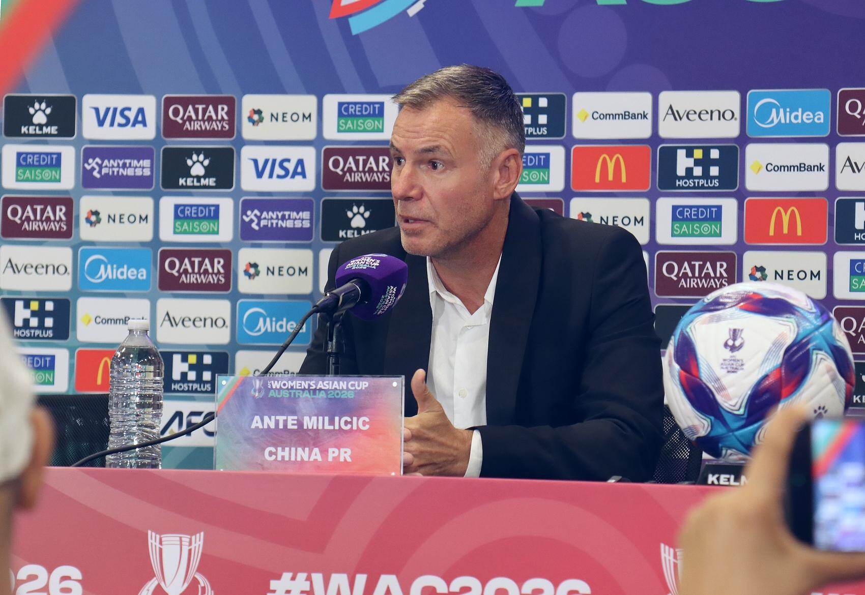 米利西奇在赛前新闻发布会上 米利西奇在赛前新闻发布会上