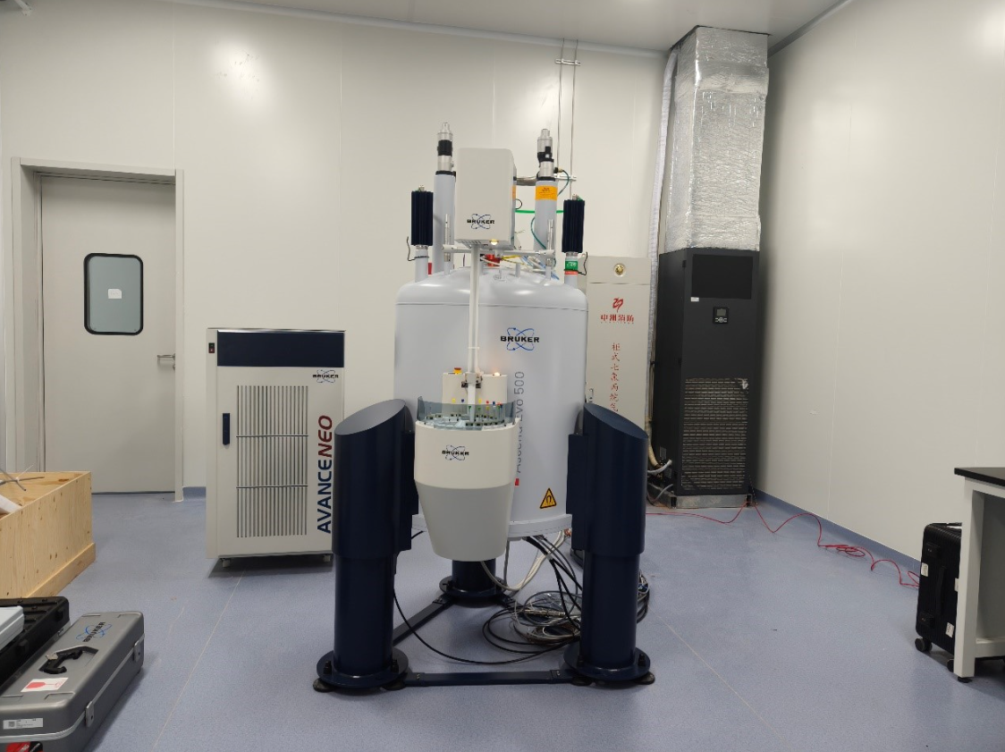 高端科研检测服务平台配备的液体核磁共振波谱仪