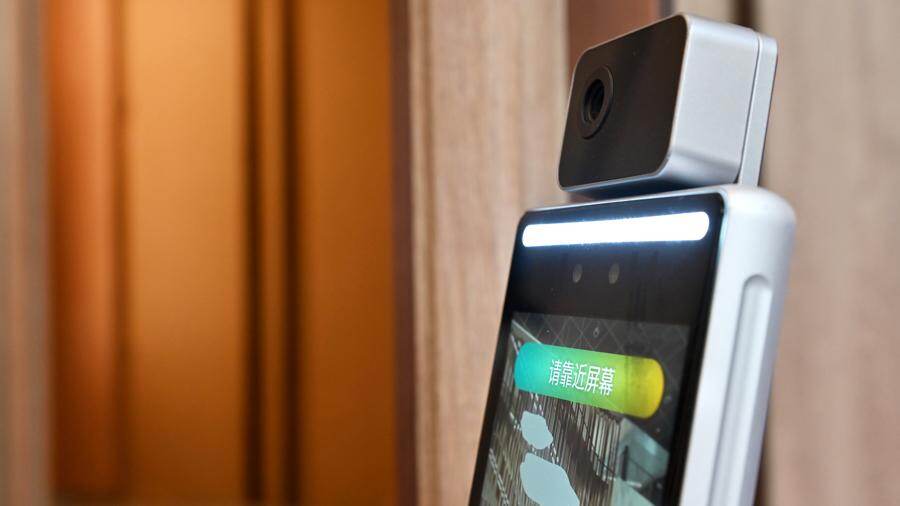  屏幕上的“框”是为了方便用户拍摄时定位