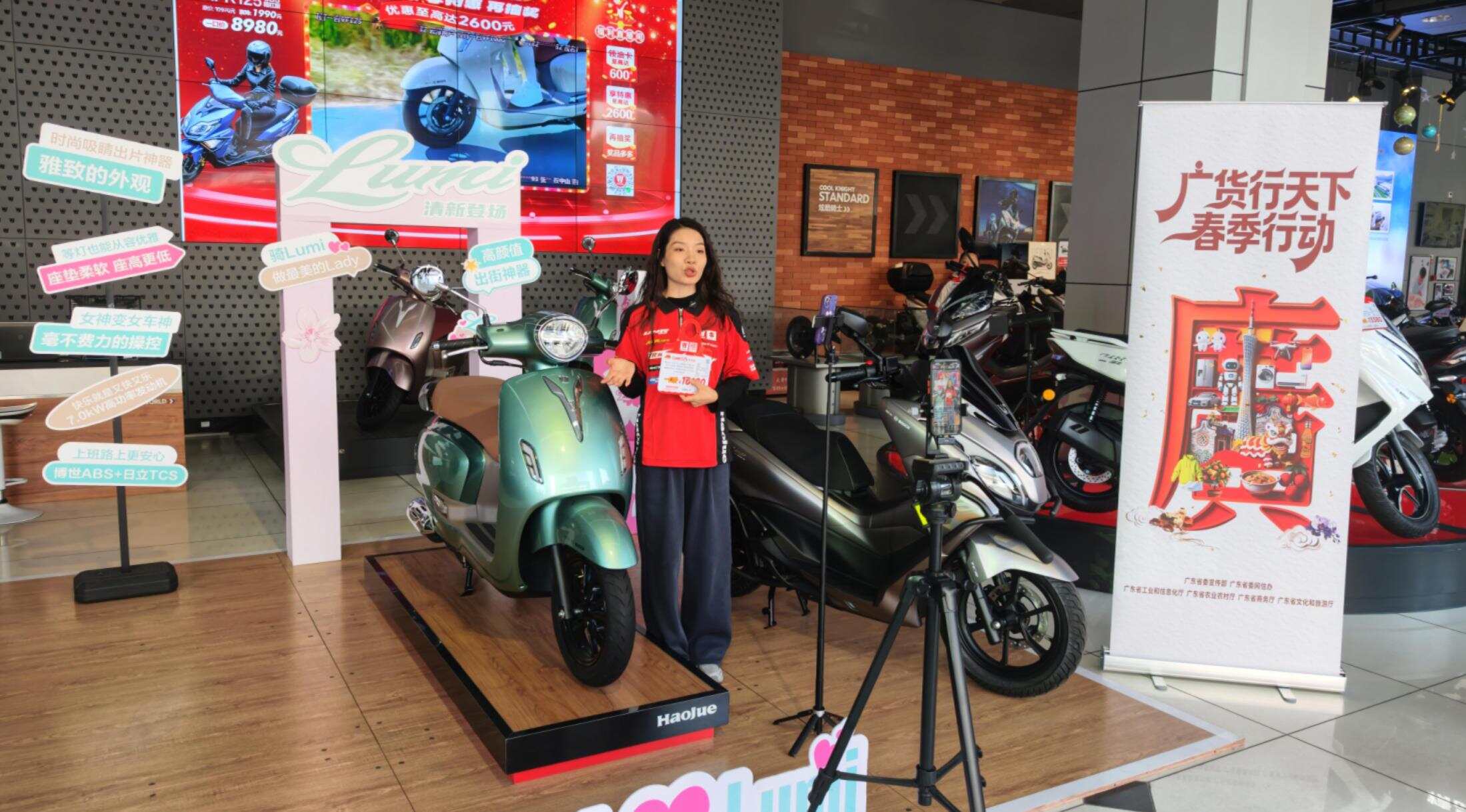  去年中国买得最好的10家燃油摩托车厂商，江门摩企占据其三 记者 陈卓栋摄