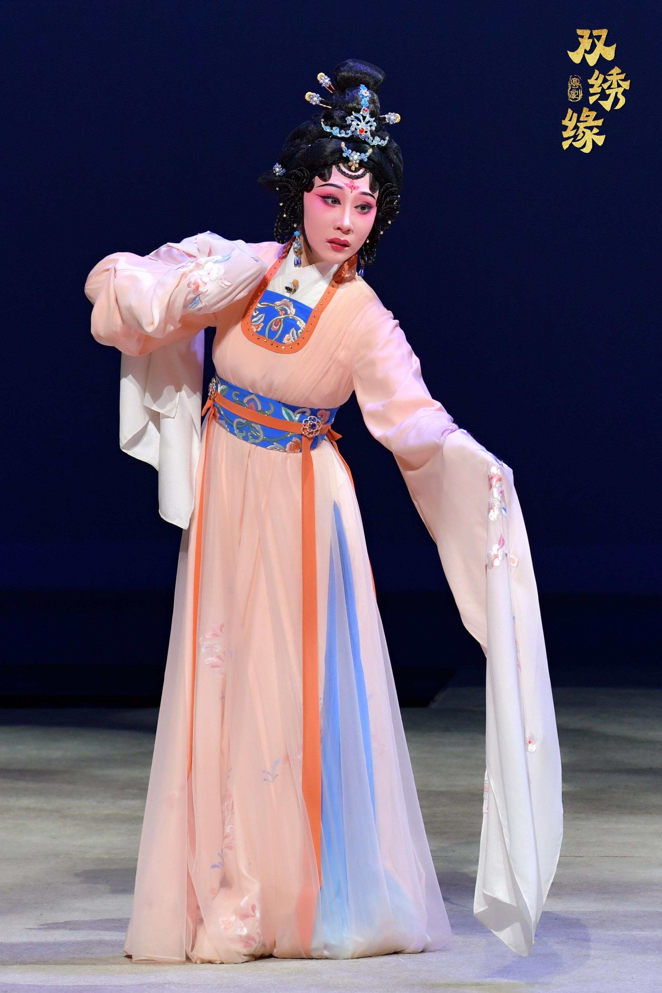  李嘉宜饰演卢眉娘