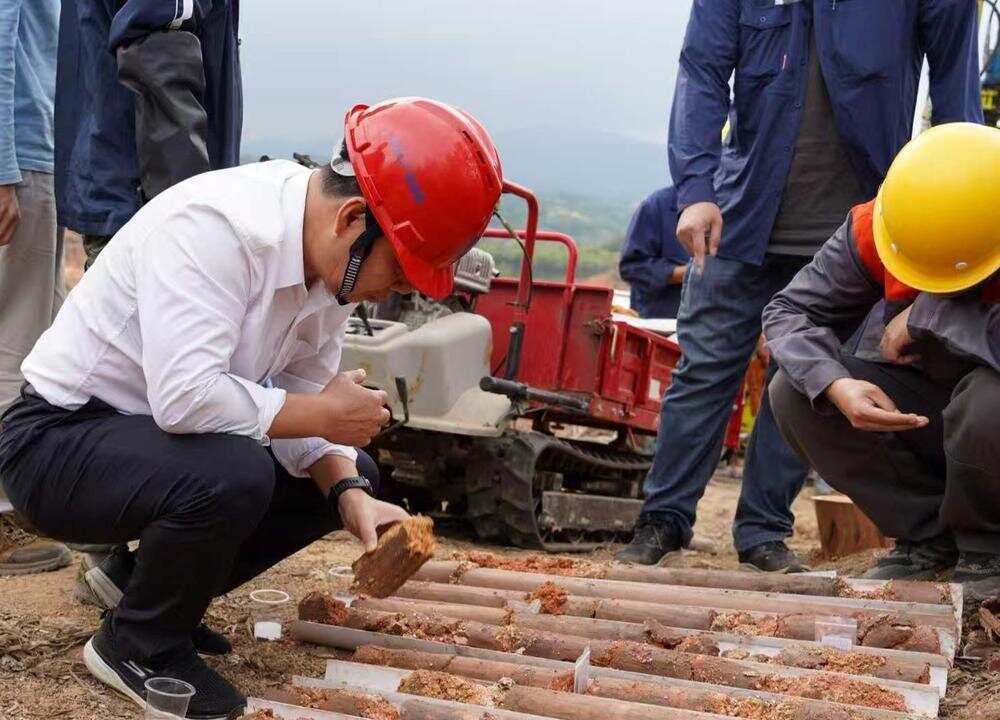 稀土矿调查岩心编录及采样