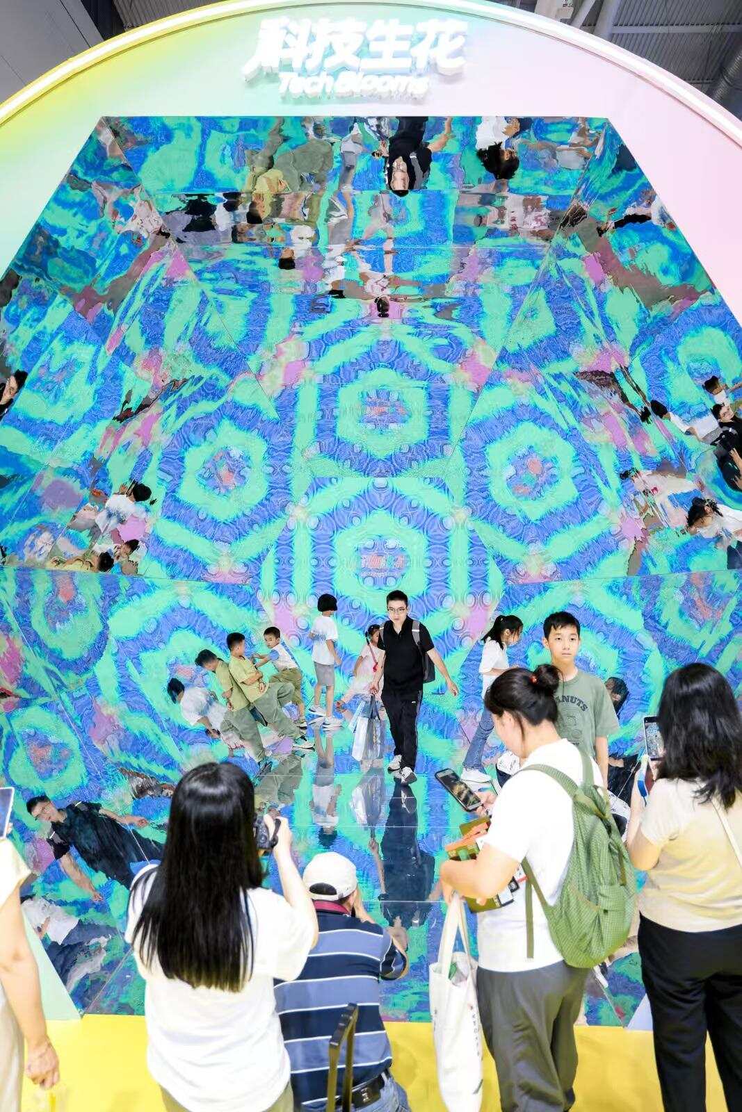 广东展团展位吸睛 广东展团展位吸睛