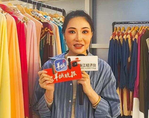 杨韵儿接受采访(黄宙辉 摄) 杨韵儿接受采访(黄宙辉 摄)