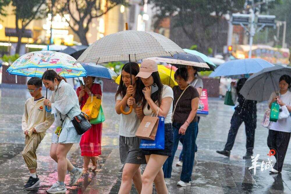 今年夏季以来，我国多地降水偏多。羊城晚报记者 梁怿韬 摄（资料图片）